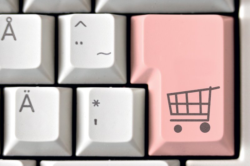 Spletno nakupovanje v EU je vedno bolj zanesljivo (foto: cosmopolitan avgust 2011)