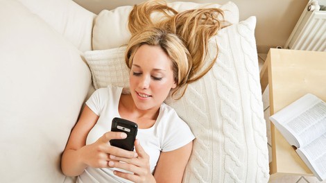 SMS flirtanje: Kako v resnici razume tvoja sporočila