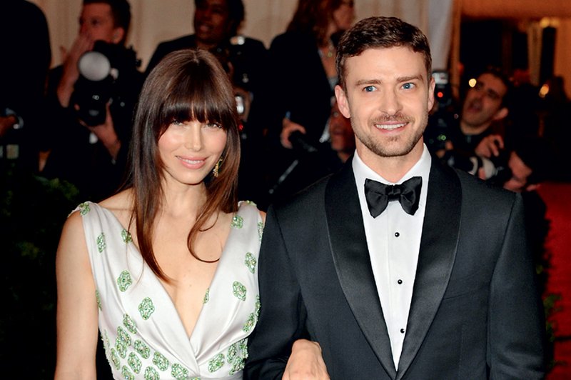 Justin Timberlake in Jessica Biel se bosta vendarle poročila (foto: Story Press)