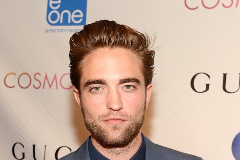 Robert Pattinson se postavlja na noge (foto: Guliver Image/Getty Images)