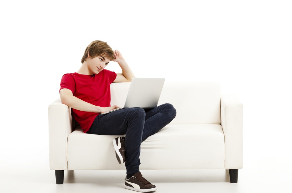 Naj ne zardeva zaradi tvojih FB objav! (foto: shutterstock)