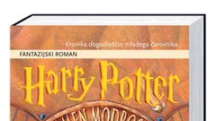 Harry Potter in kamen modrosti, J. K. Rowling. Kamen modrosti je prva knjiga angleške pisateljice (izdana leta 1997) v zbirki o mladem čarovniku, ki je obnorela mlade in stare ljubitelje književnosti po svetu. Pravo ime J. K. Rowling je Joanne 'Jo' Murray, ki ima psevdonim zaradi bojazni založnika, da dečki ne bodo hoteli brati fantazijskega romana izpod ženskih rok. V slovenščino je prvega Harryja prevedel Jakob J. Kenda. PRODANO: približno 107 milijonov.