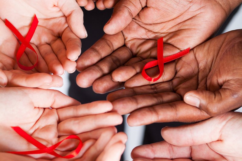 Akcija študentov medicine - Prvi december – Svetovni dan boja proti aidsu (foto: shutterstock)