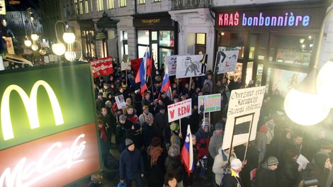 Fotogalerija z vseslovenske vstaje in protestivala v Ljubljani