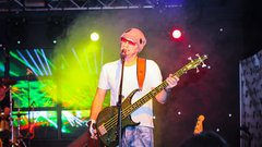 Koncert legendarne Crvene jabuke v slikah!