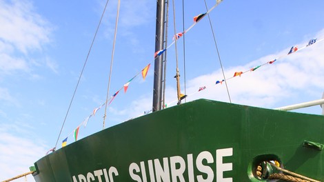 Fotograf na krovu greenpeaceovega ikoničnega ledolomilca