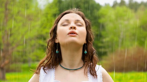 Sproščena po vsakem izdihu