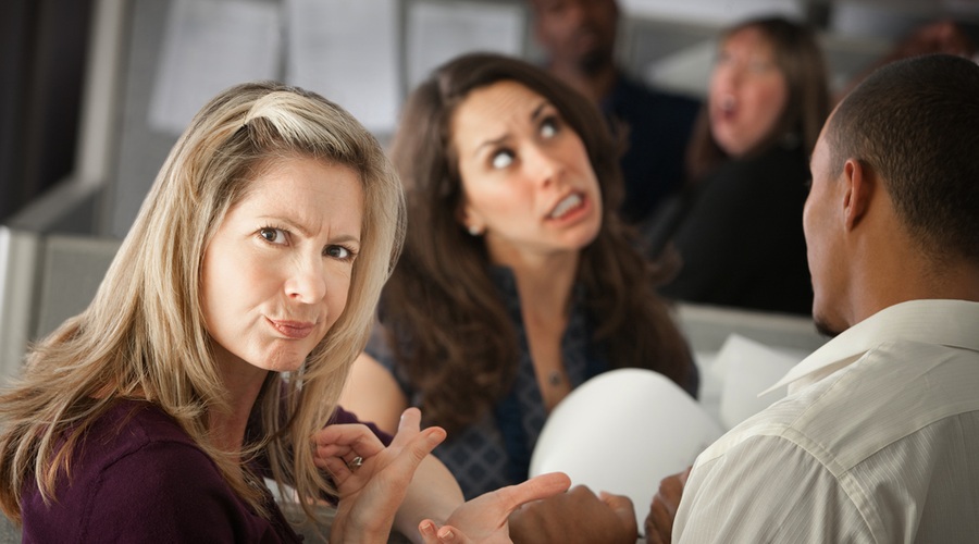 Slabe šale na tvoj račun? Ne daj se! (foto: shutterstock)