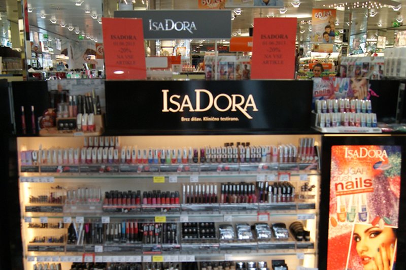 IsaDora je prava izbira za poletno barvitost! (foto: Živa Gedei)