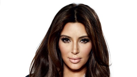 Kim Kardashian pred rokom rodila deklico North West
