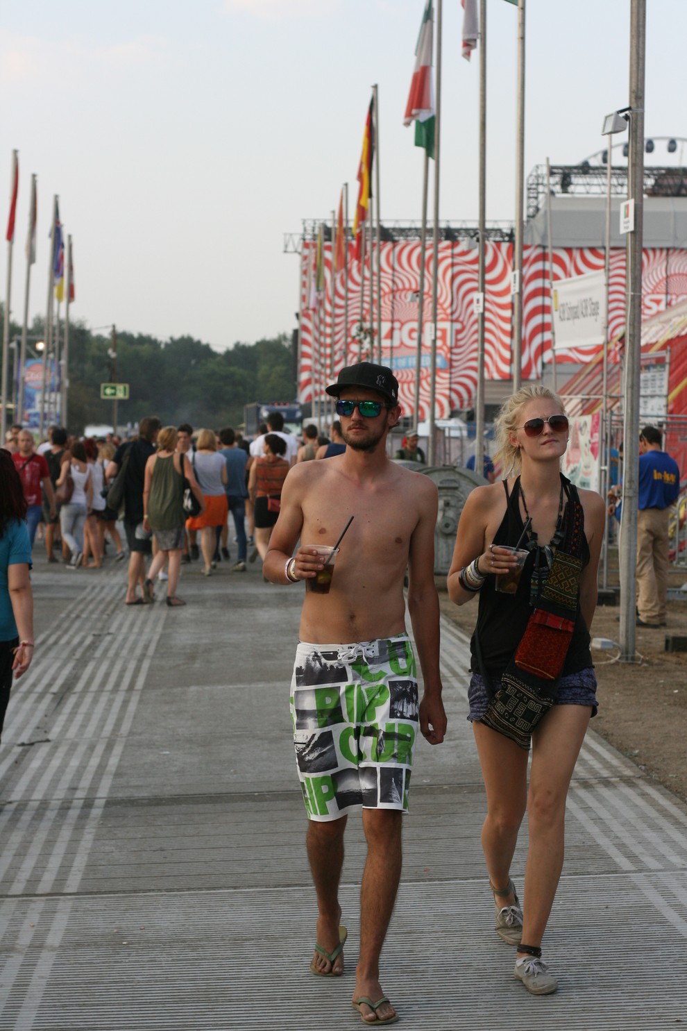 Tipčki zgoraj brez na Sziget festivalu