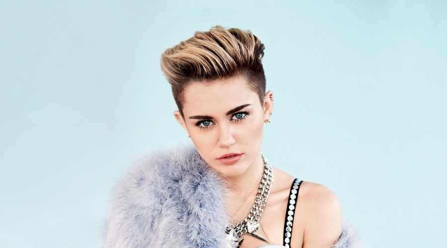 5 stvari, ki jih nisi vedela o Miley Cyrus (foto: Peter Pedonomou)