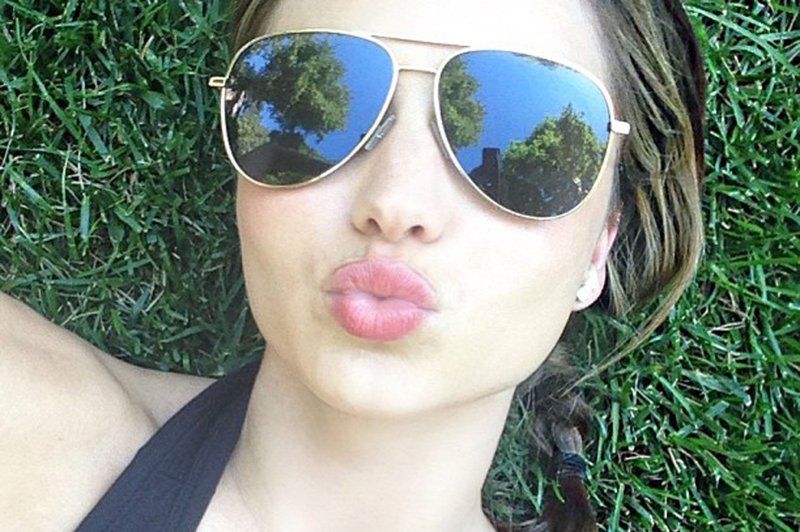 Le kateremu mestu je s to 'selfie' fotko pomagal Miranda Kerr? (foto: Profimedia)