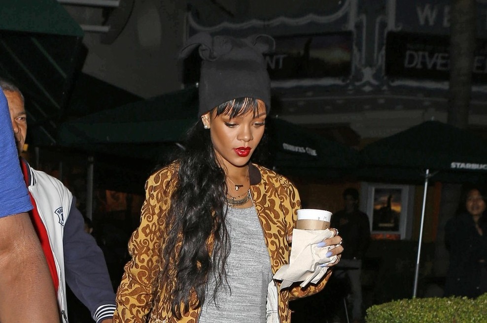 Rihanna obvlada ulični stil (foto: profimedia)