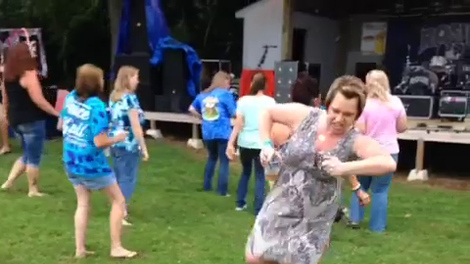 Mi plešemo, la la la la ...