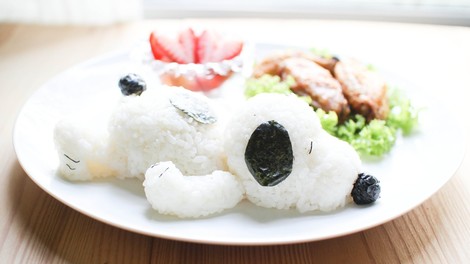 Hrana, za katero ne veš, ali bi se z njo igrala ali bi jo pojedla