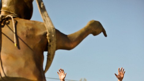 Spomenik Majklu Džeksonu: Poklon legendi popa