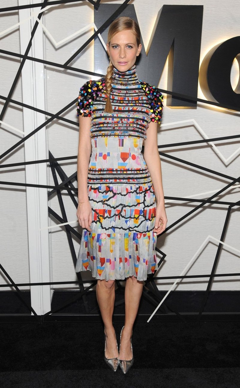 Poppy Delevingne v barvitem Chanelu (foto: profimedia)