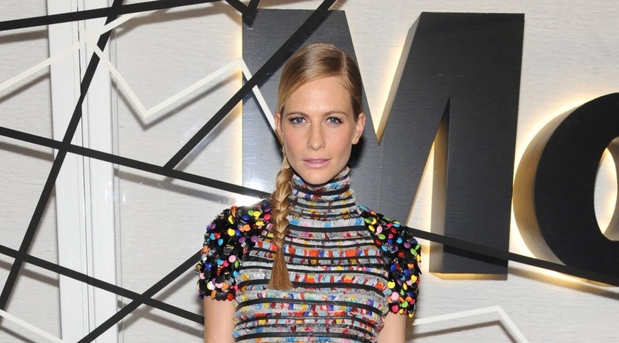 Poppy Delevingne v barvitem Chanelu (foto: profimedia)