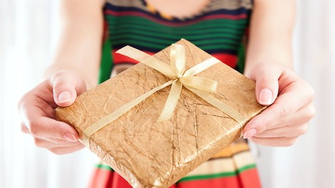 Bodi dobrodelna, podari knjigo!