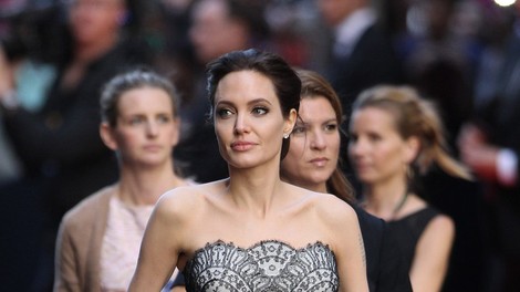 Angelina Jolie: Grdo so jo popljuvali