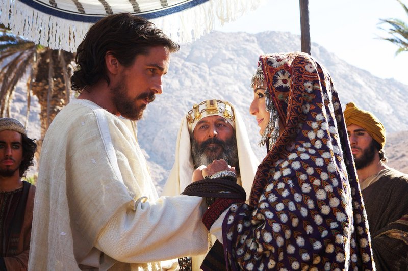 Christian Bale blesti v vlogi Mojzesa. (foto: Profimedia)
