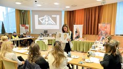 Barbara Zupan Novak že vrsto let pripravlja seminarje in vodi različne delavnice ter predavanja.