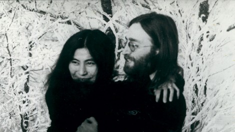 Soproga morilca Johna Lennona prvič razkrila svojo zgodbo