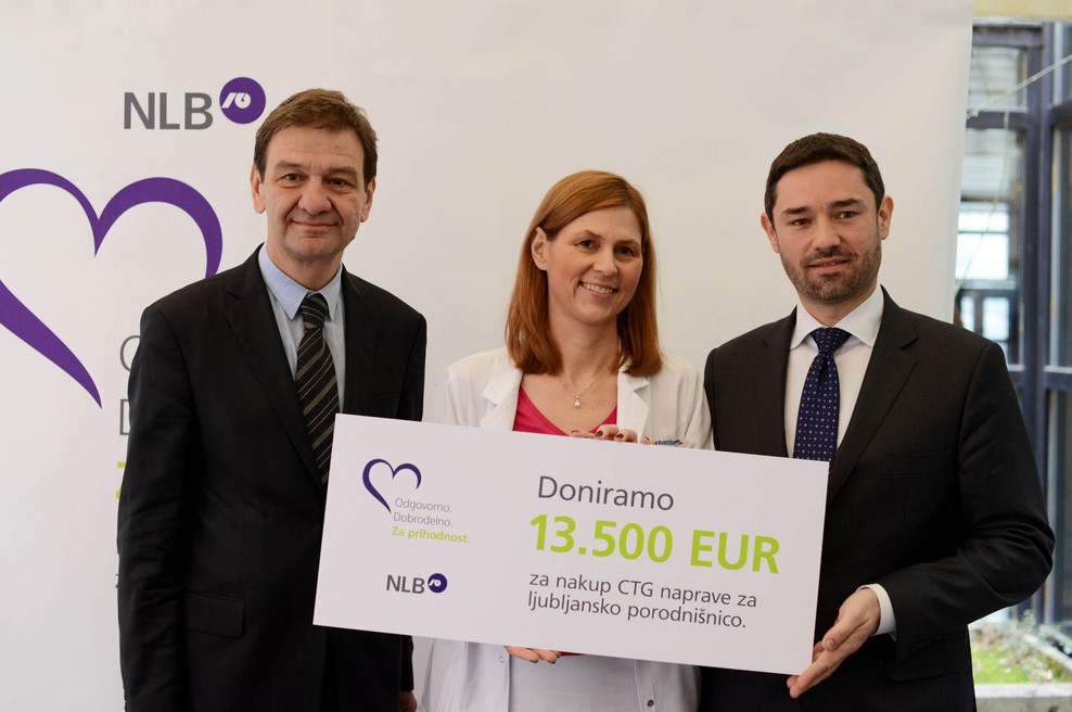 NLB Porodnišnici Ljubljana podarila CTG napravo (foto: Mojfokus.si)