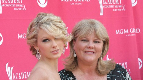 Taylor Swift zaradi mame ovita v žalost