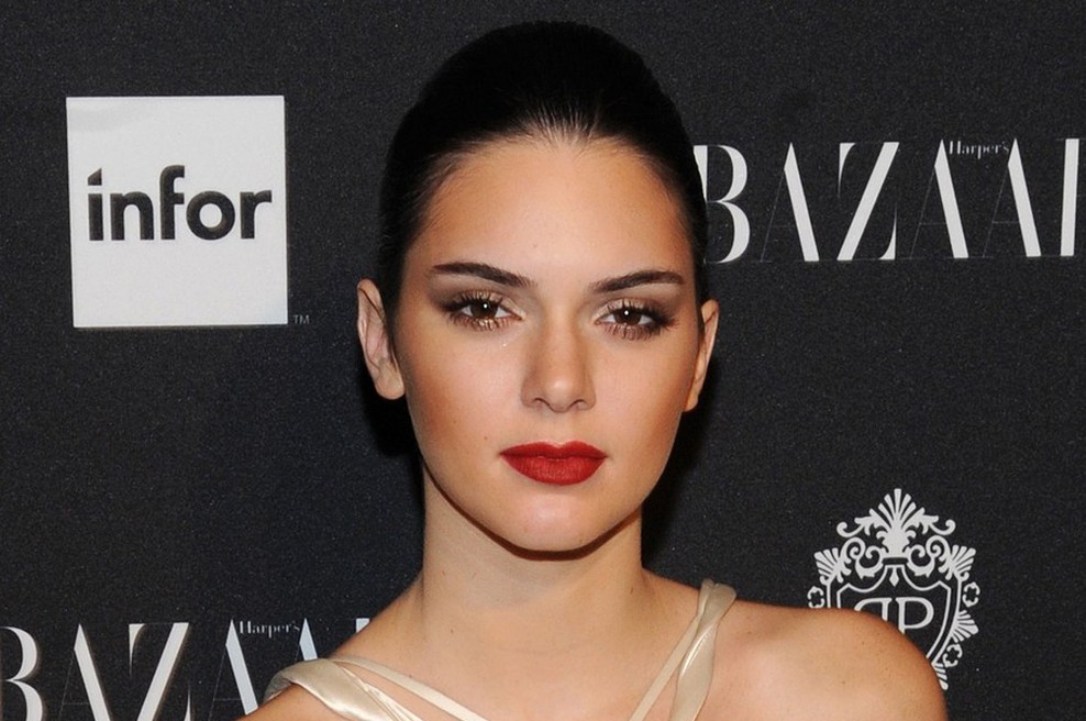 Kendall Jenner nerazpoznavna na naslovnici Harper's Bazaar (foto: Profimedia)