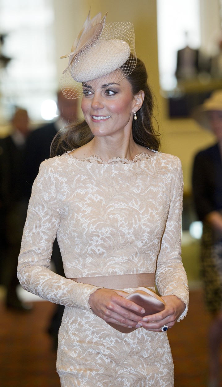 30 najlepših videzov Kate Middleton