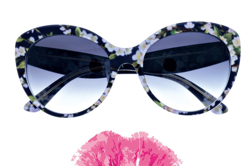 Očaraj okolico. Sončna očala Dolce & Gabbana (233,51 €); rdečilo za ustnice, Barry M Ultra Moisturising, odt. pink pearl (6,95 €) (foto: Primož Predalič, promocijsko gradivo, Shutterstock)