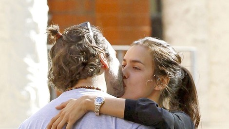 Bradley Cooper in Irina Shayk ujeta med vročim poljubljanjem!