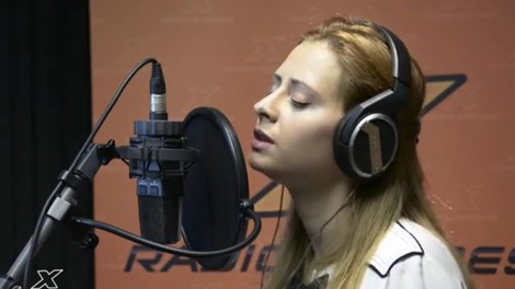 VIDEO: Maraaya navdušuje s čudovito pesmijo!