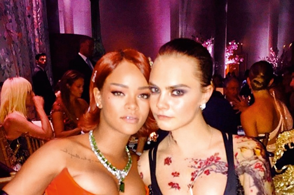 Cara Delevingne tolažbo najde v svoji ljubimki in Rihanni (foto: Profimedia)