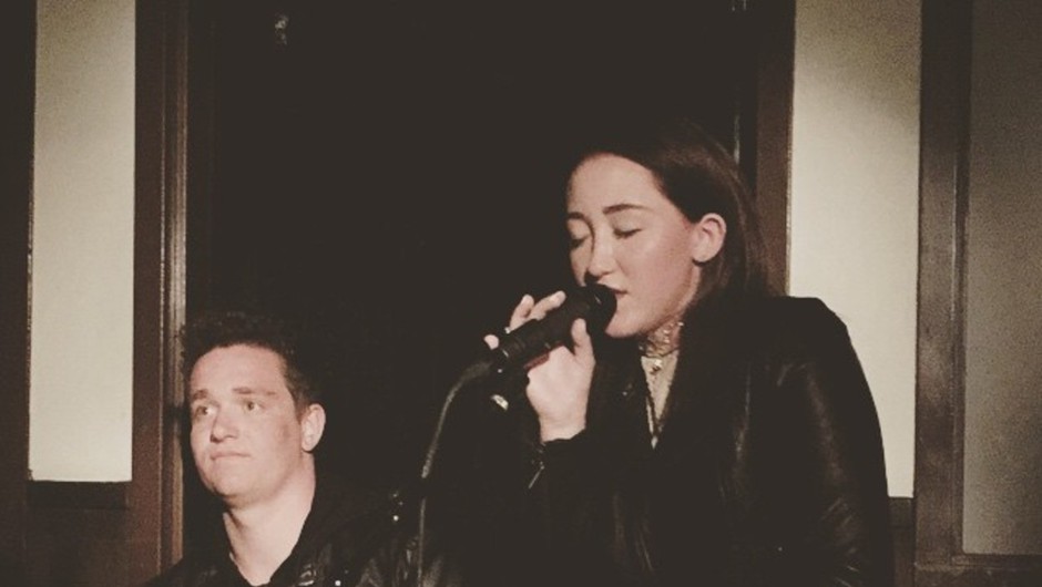 Wau! Tudi Noah Cyrus, sestra slovite Miley, odlično poje! (foto: Profimedia)