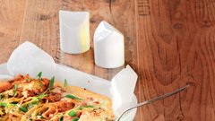 Gratinirane palačinke s špinačo in smetano. Za vse ljubiteljice slanih palačink. RECEPT: http://www.lisa.si/recepti/gratinirane-palacinke-s-spinaco-in-smetano/