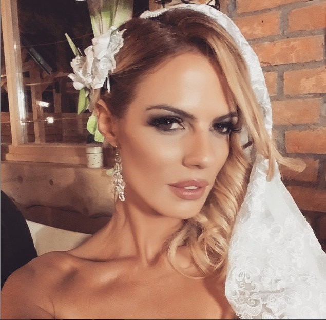Sabina Remar je v videospotu nastopila kot nevesta