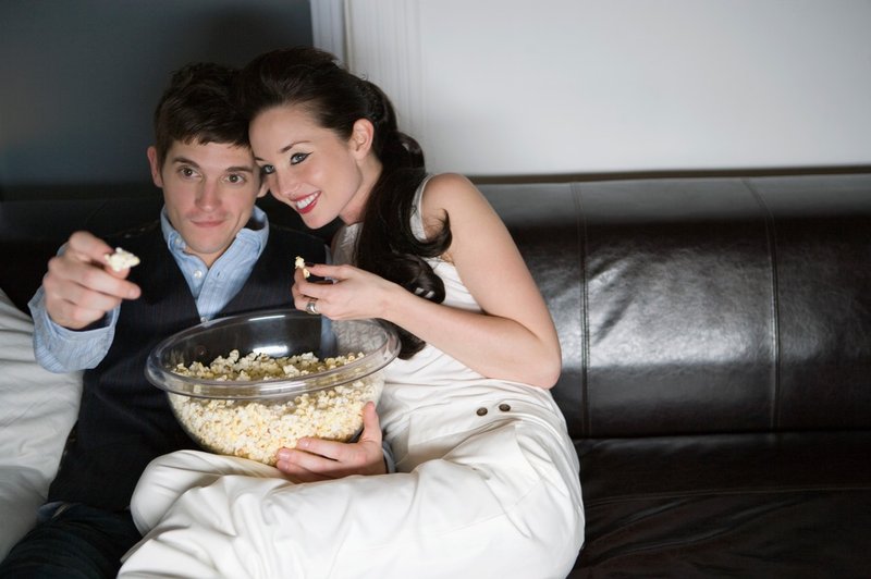 6 razlogov, zakaj ni pametno jesti pred televizijo (foto: Profimedia)