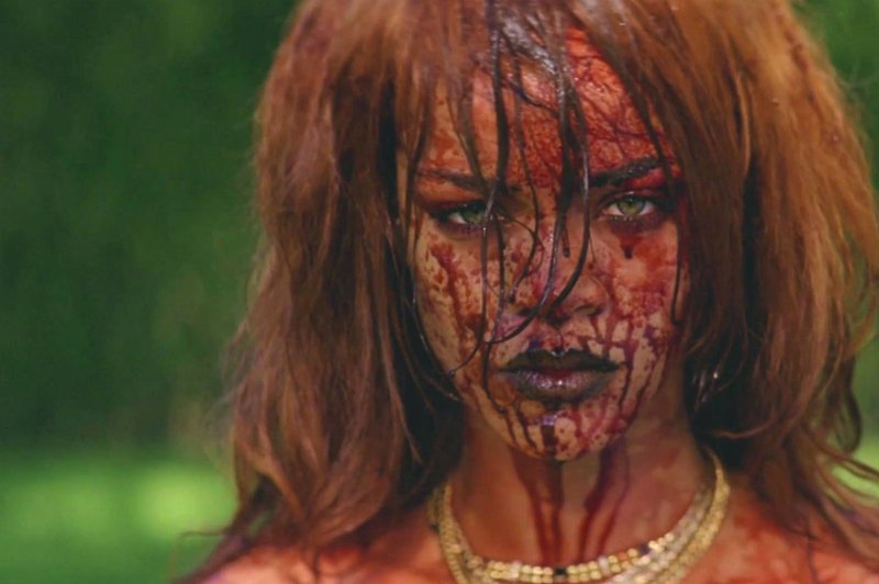 Rihanna buri duhove s krvavim videospotom, polnim nasilja (foto: Profimedia)