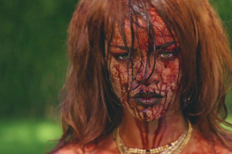 Rihanna buri duhove s krvavim videospotom, polnim nasilja (foto: Profimedia)