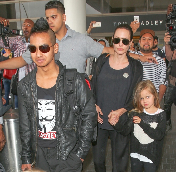 FOTO: Takšno zmedo naredi prihod družine Jolie-Pitt 