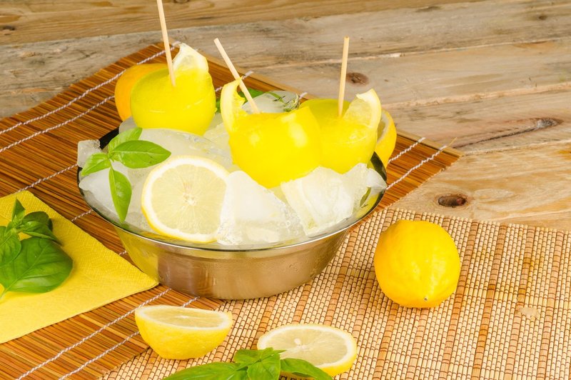 Limonina zmrzlina te bo osvežila v vročinskem valu.  (foto: Profimedia)