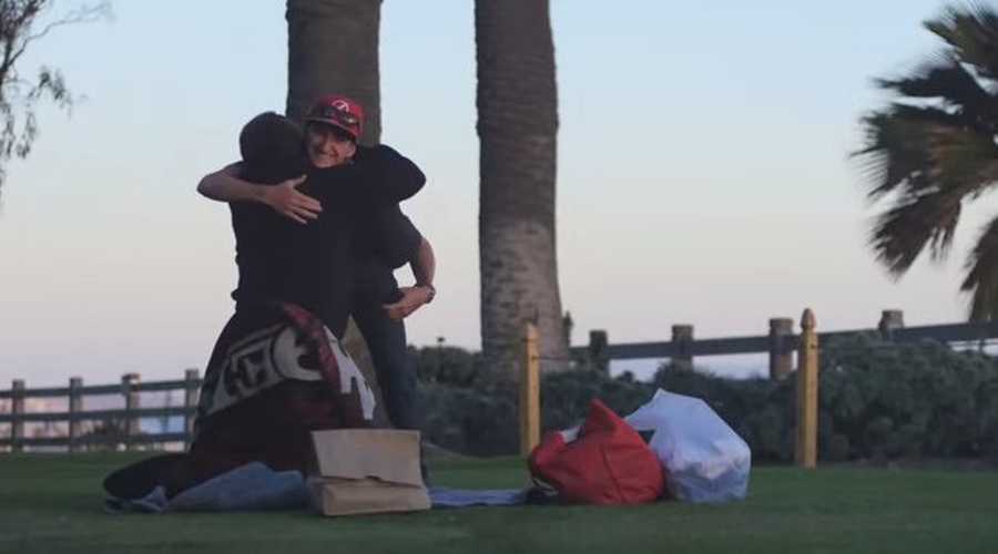 To je video o sočutju. Ga imamo dovolj? (foto: Youtube)