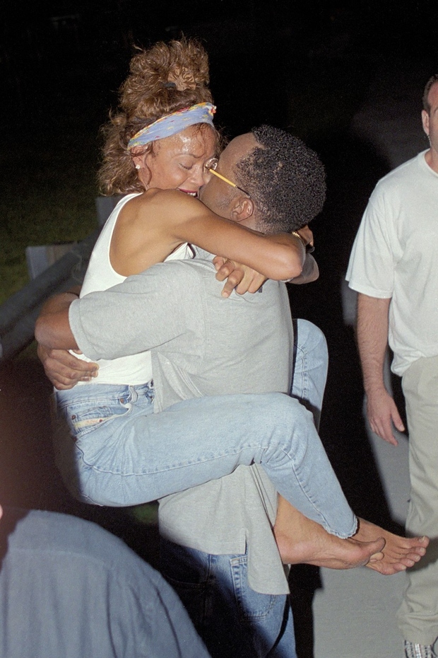 Whitney in Bobby leta 2000, ko so Bobbyja spustili iz zapora.