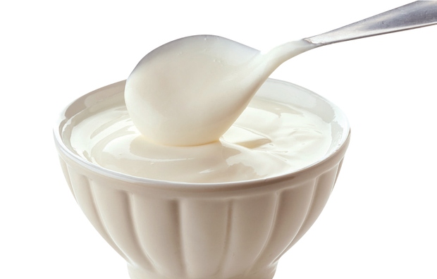 Nemasten grški jogurt - Beljakovine potrebujejo nekaj časa, da zapustijo trebuh, in ta mlečni čudež jih vsebuje dvakrat več kot …