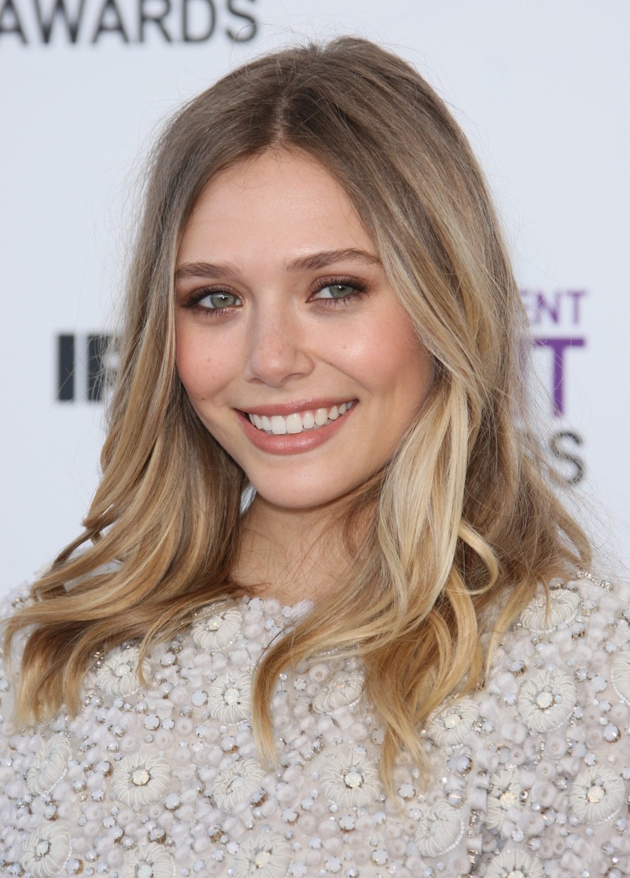 5. Elizabeth Olsen, mlajša sestra dvojčič Olsen, je igrala v večih filmskih uspešnicah. Vlogo je zavrnila kar trikrat. Čeprav je …