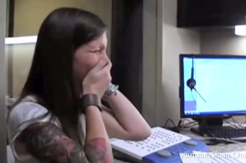 Gluhi ljudje prvič slišijo (foto: Youtube)