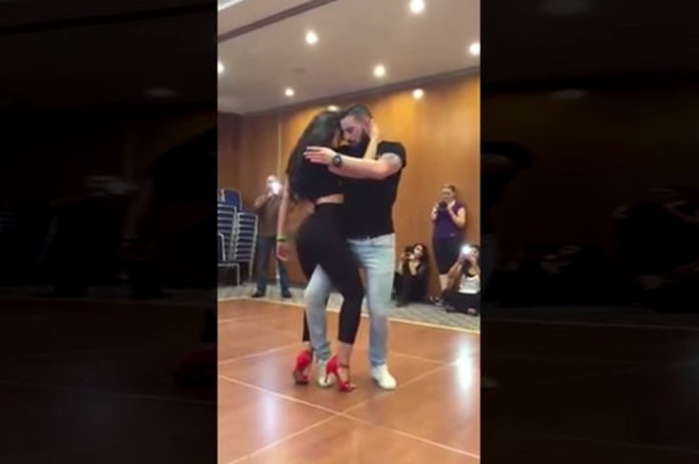 S seksi plesom na pesem iz filma 50 odtenkov sive osvajata splet! (foto: Youtube)